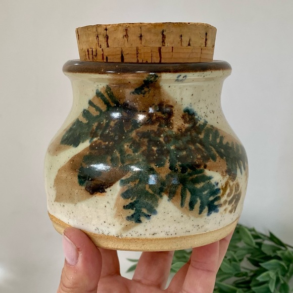 Vintage Handmade Lidded Pottery Jar Signed B. Walsh Speckled Leaf Fern Pine Cone - Picture 10 of 10